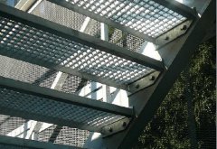 鋼梯踏步板樓梯的設(shè)計(jì)要求有哪些呢